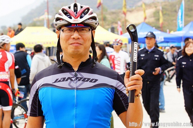 啊哈，“叮当”不虚此行，现场号码布抽奖四等奖的奖品