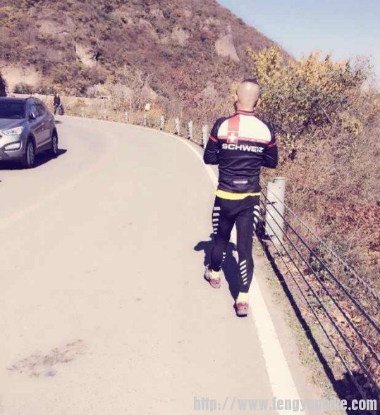 完美主义 袜子也要配合车的颜色