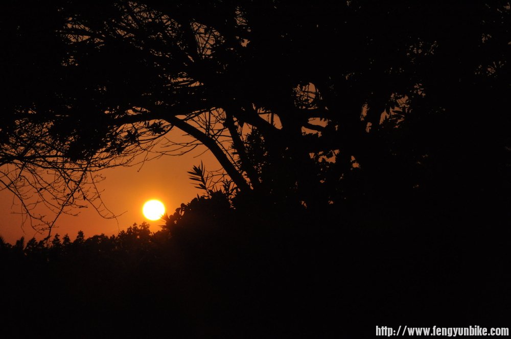 10-09落日.JPG