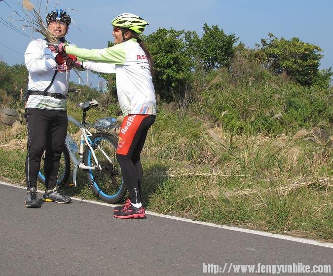 美女流星给老大献花