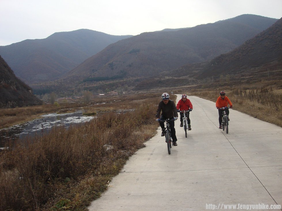 我回手终于照到他们的脸了