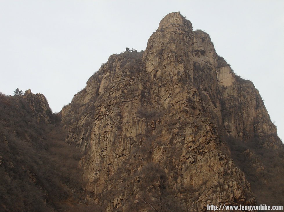 你们也细细看，山神上有个西字呢