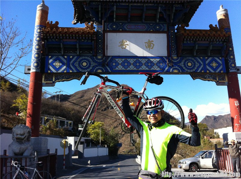 镇楼照，无奈，这次是个光棍队，没美女，只好勉强来张美男了。不过，这张，必定镇得住！ ... ...