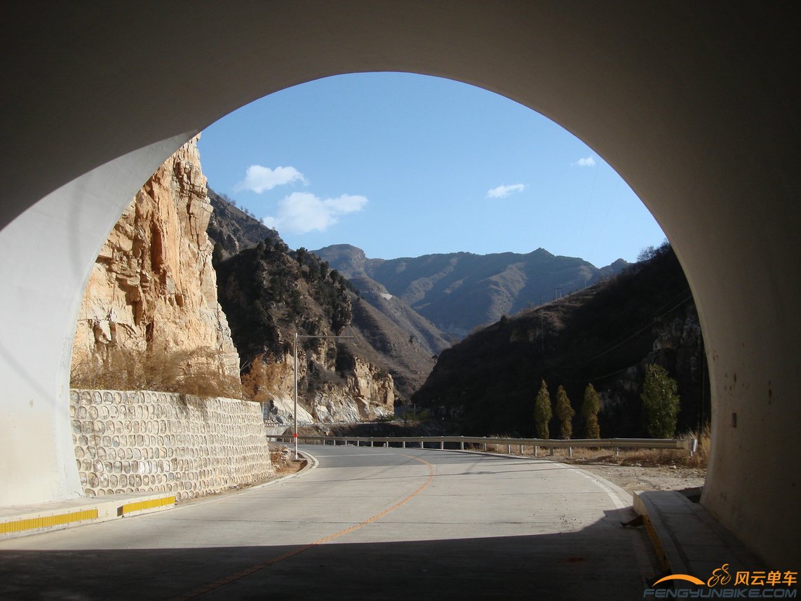 隧道那边天更蓝