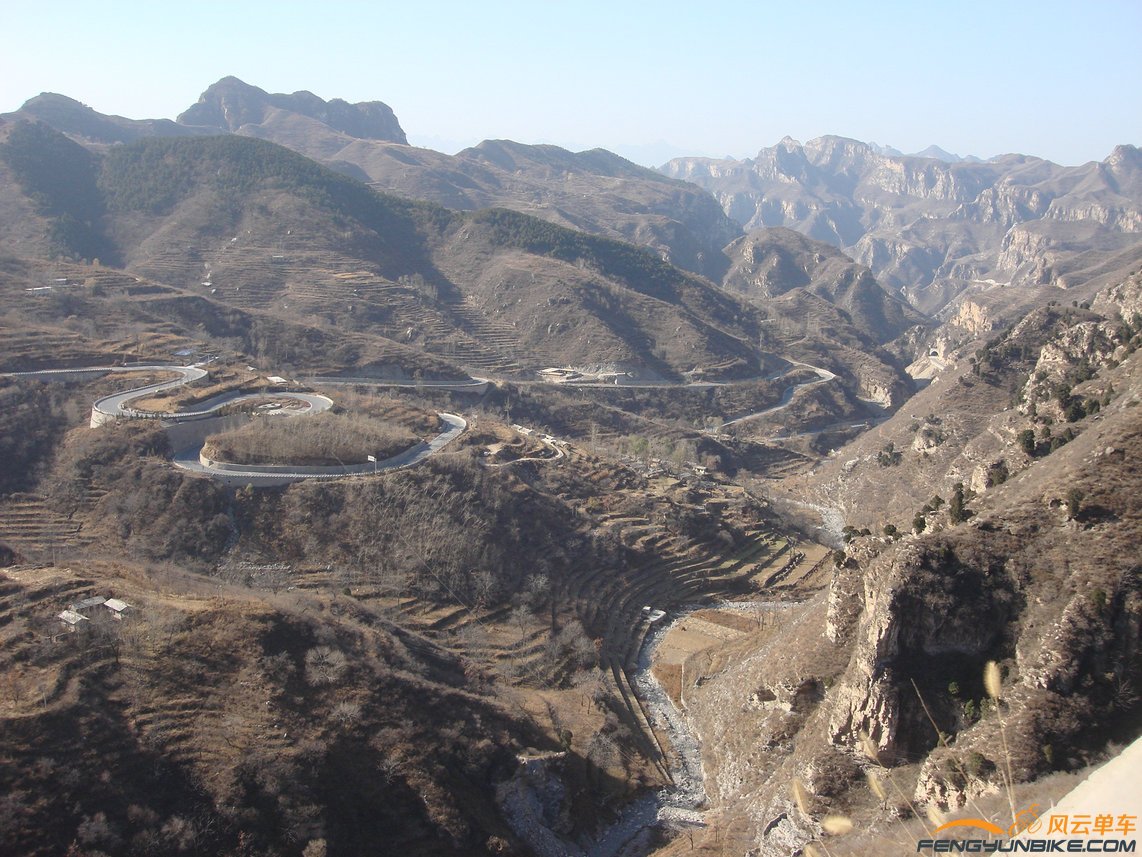 继续看刚才路过的村庄