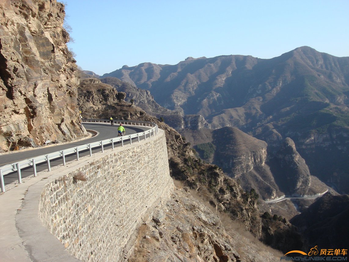 看看同行车友的背影，我与你同在