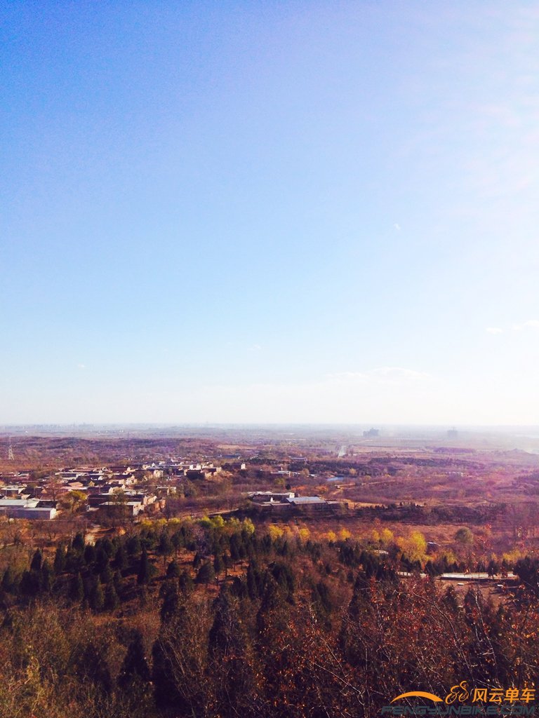 千灵山望北京城