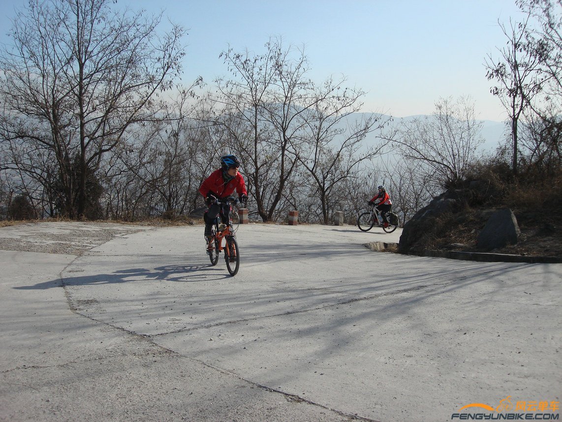 我得给她们留影纪念