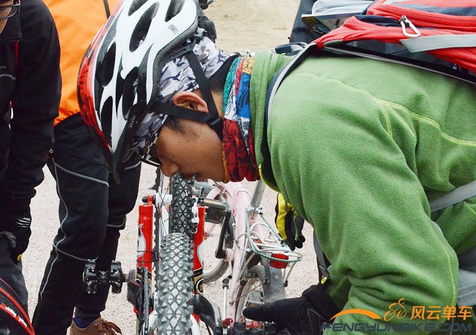 御用领队兼技师 飞翔的河马.jpg