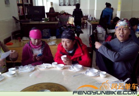 两位风哥低调与高调