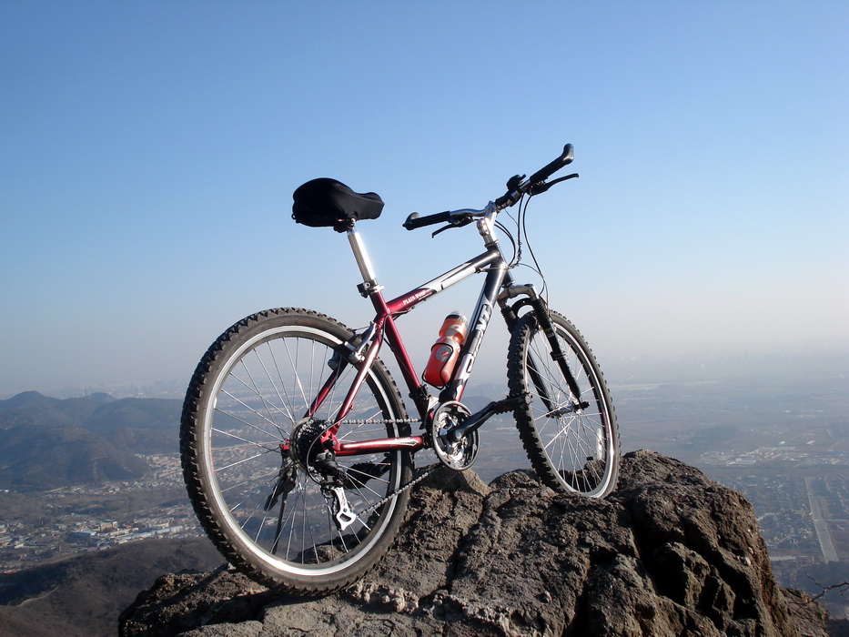 陪着我一起走过25000多公里的捷安特草原狼