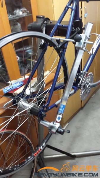  校正后变速器勾