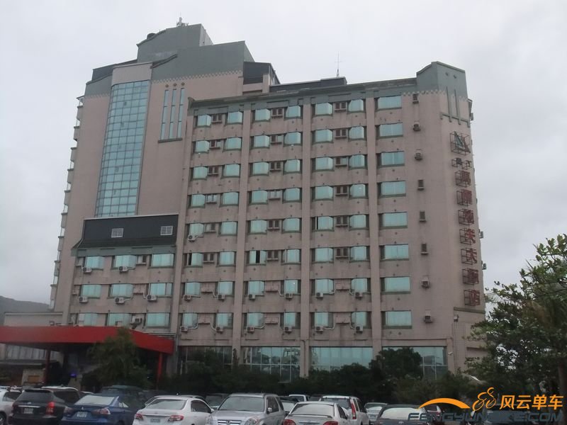 这是·我们住的旅店——叫马尔地夫，而不是马尔代夫，哈哈