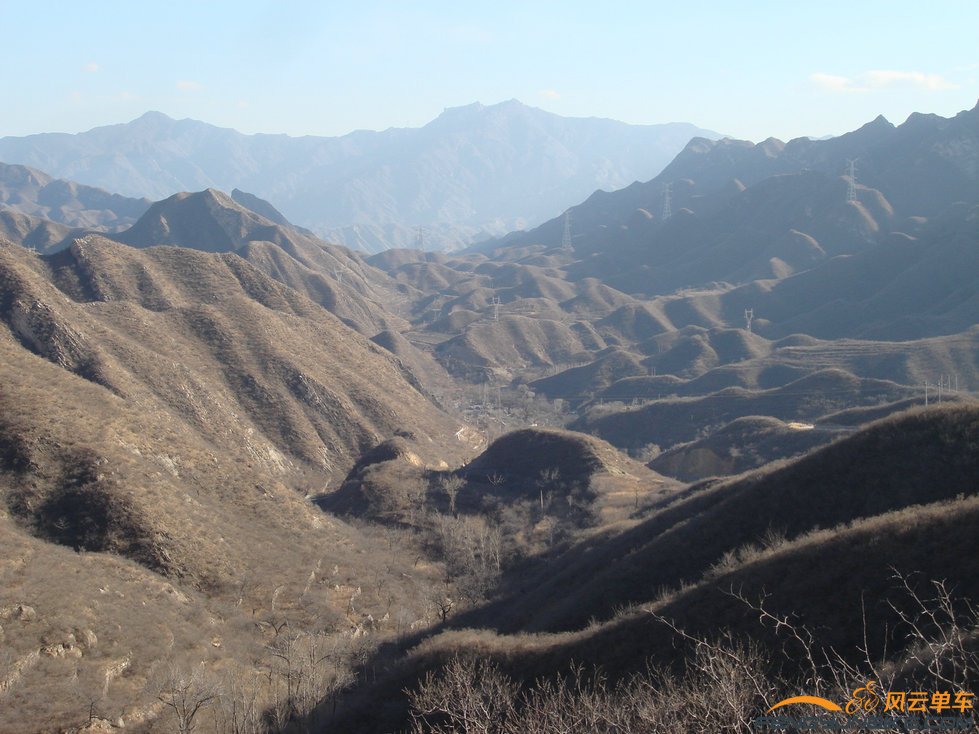 远远的村庄就是碣石村么？