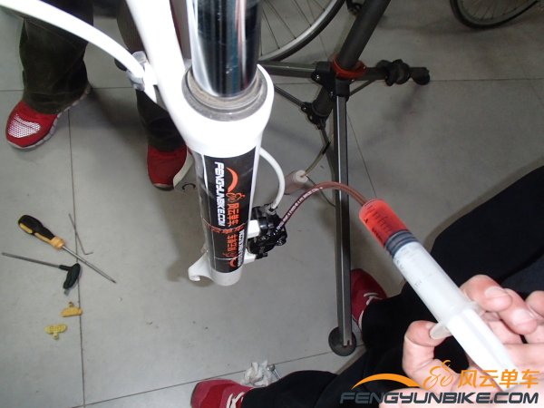 开始从分泵注油