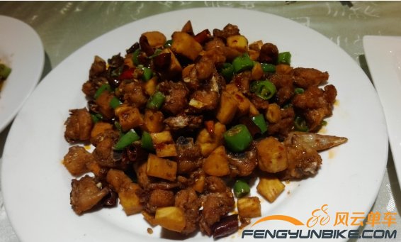 这个辣子鸡很有特色