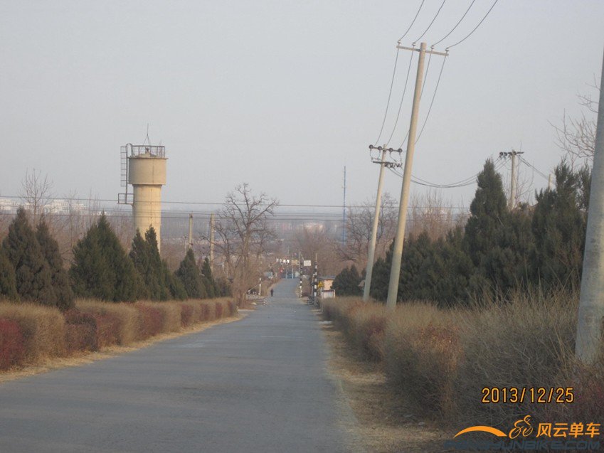 我往前走下了这个坡就到家啦