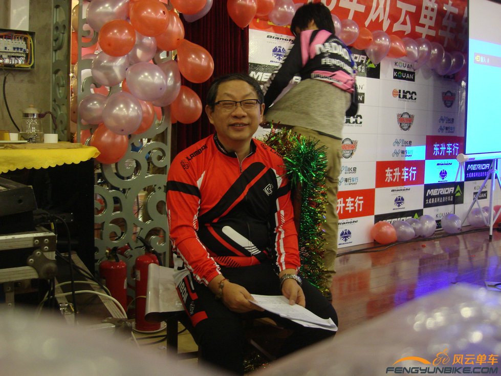 子孓老师今天是男主持人