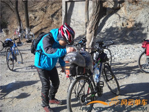 14年骑东方红隧道 022.jpg