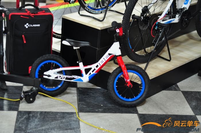 CUBE的童车好有爱
