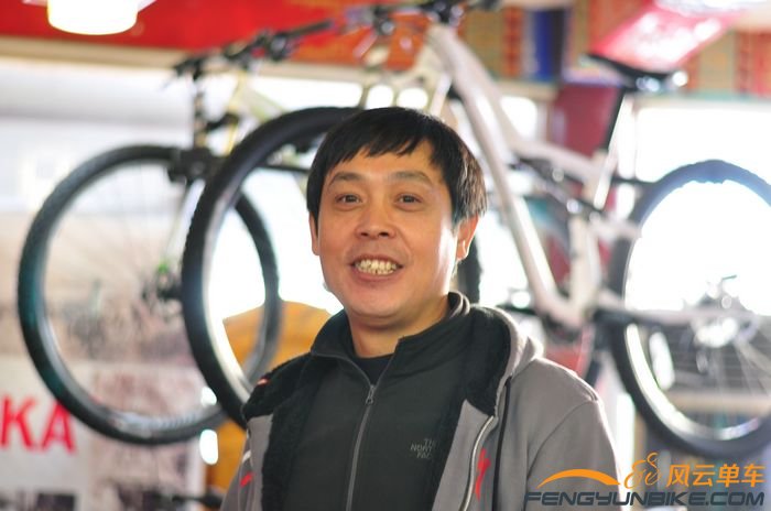 老何，走到哪忙到哪