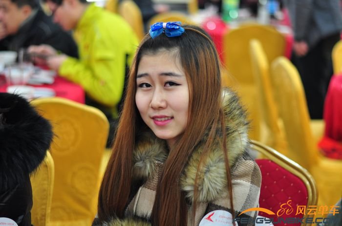 小魔女，有木有认识的？她老妈你一定认识，就是著名的华姐！