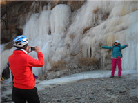 14年1月14日跟着毛委员三九战潭王玉女峰下观冰瀑 031.jpg