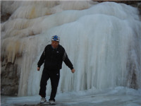 14年1月14日跟着毛委员三九战潭王玉女峰下观冰瀑 036.jpg