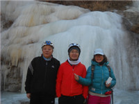 14年1月14日跟着毛委员三九战潭王玉女峰下观冰瀑 037.jpg