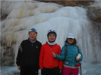 14年1月14日跟着毛委员三九战潭王玉女峰下观冰瀑 038.jpg