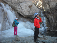 14年1月14日跟着毛委员三九战潭王玉女峰下观冰瀑 041.jpg