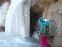 14年1月14日跟着毛委员三九战潭王玉女峰下观冰瀑 043.jpg