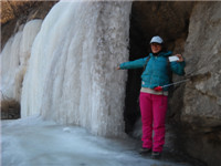 14年1月14日跟着毛委员三九战潭王玉女峰下观冰瀑 044.jpg