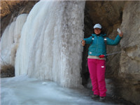 14年1月14日跟着毛委员三九战潭王玉女峰下观冰瀑 045.jpg