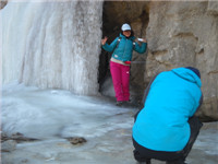 14年1月14日跟着毛委员三九战潭王玉女峰下观冰瀑 046.jpg