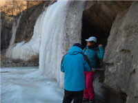 14年1月14日跟着毛委员三九战潭王玉女峰下观冰瀑 047.jpg