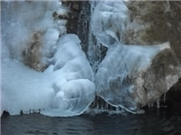 14年1月14日跟着毛委员三九战潭王玉女峰下观冰瀑 054.jpg