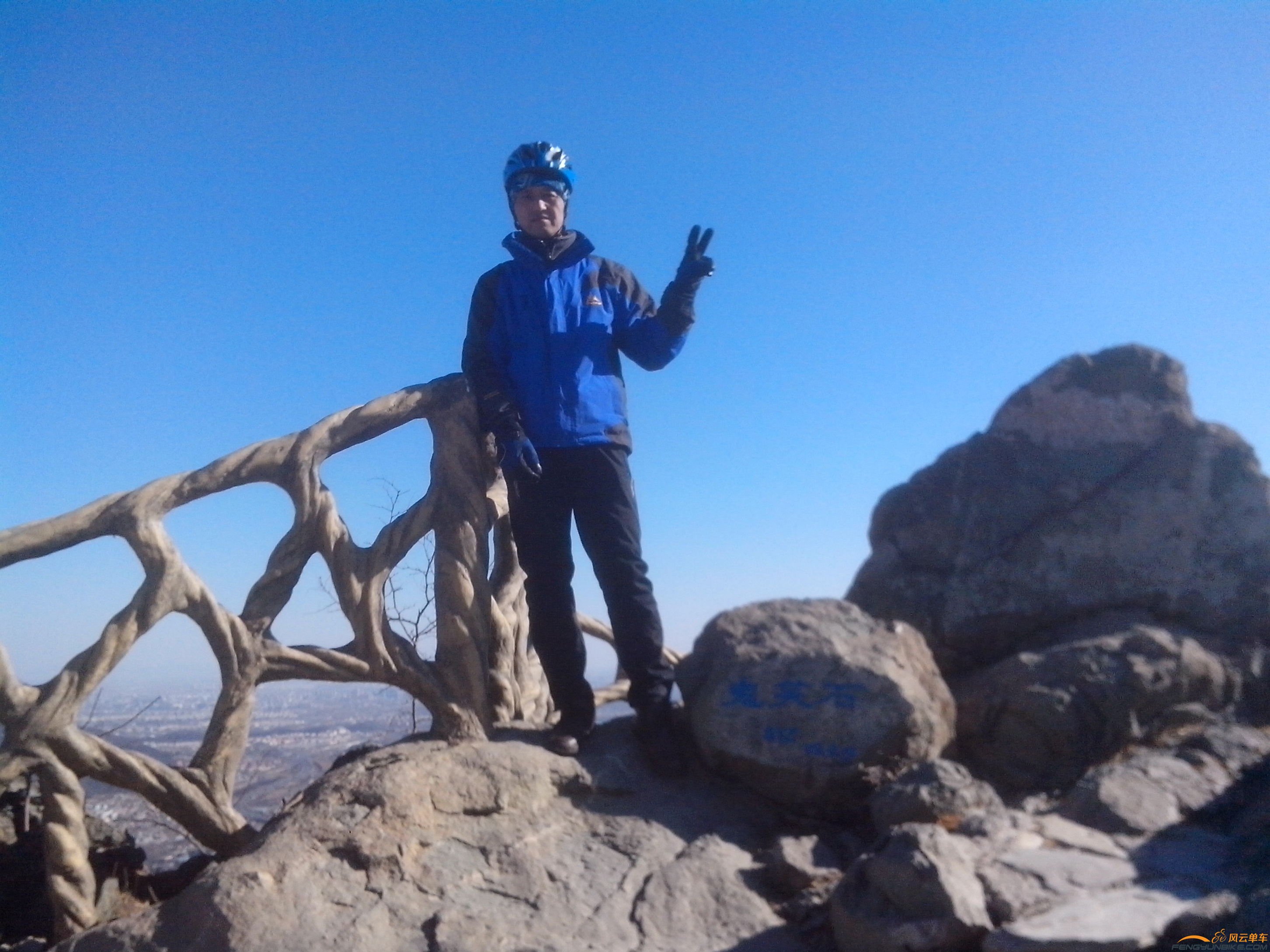 小轮绕地球，此前在论坛里有过交流，幸会，幸会