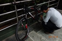 凌晨到了海口，抹黑组装。