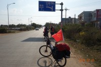 总是这样默默的跟着，等待着...