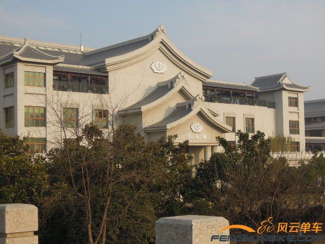 运河边的慈济建筑