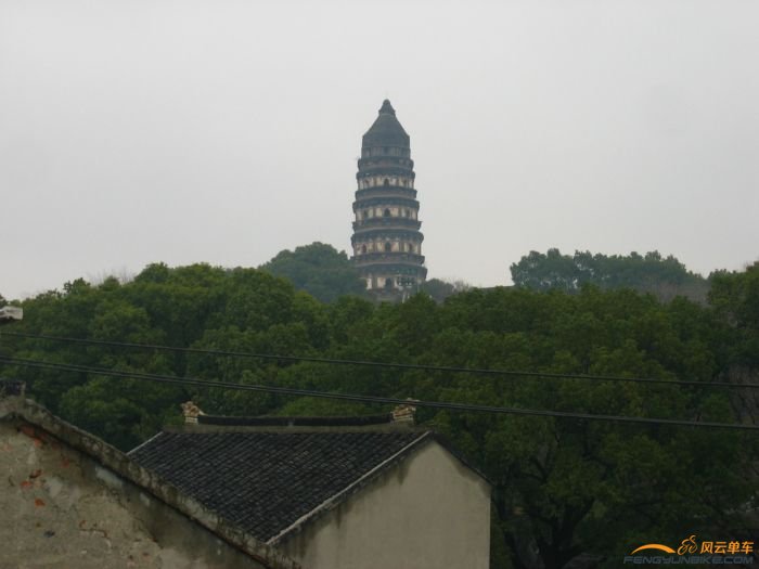 整座山被绿茵覆盖