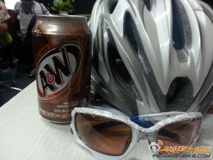 头盔眼睛乐啤露