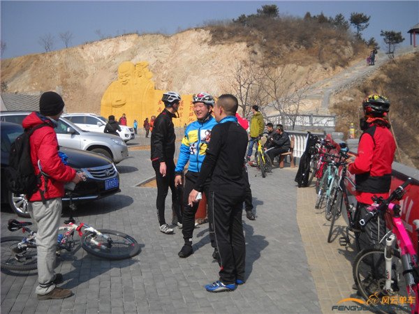 14年3月9日骑慈悲峪、黄花城、四海 004.jpg