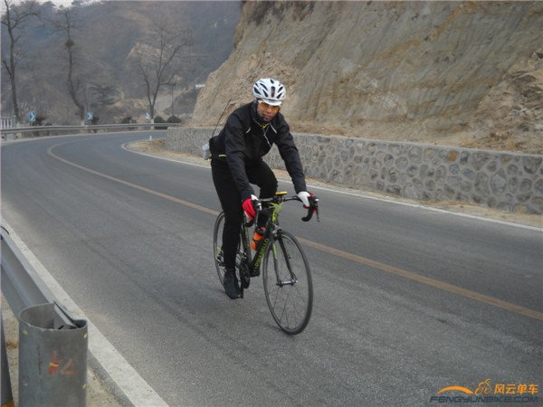 14年3月9日骑慈悲峪、黄花城、四海 063.jpg