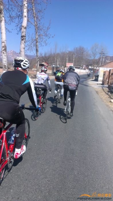 一路上不好意思，把几位超过去了...不知道是不是燕云的，我是新来的哦，大家都不认识 ...