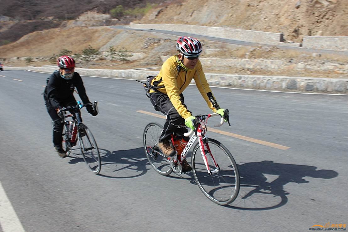 骑上去潭柘寺的路上