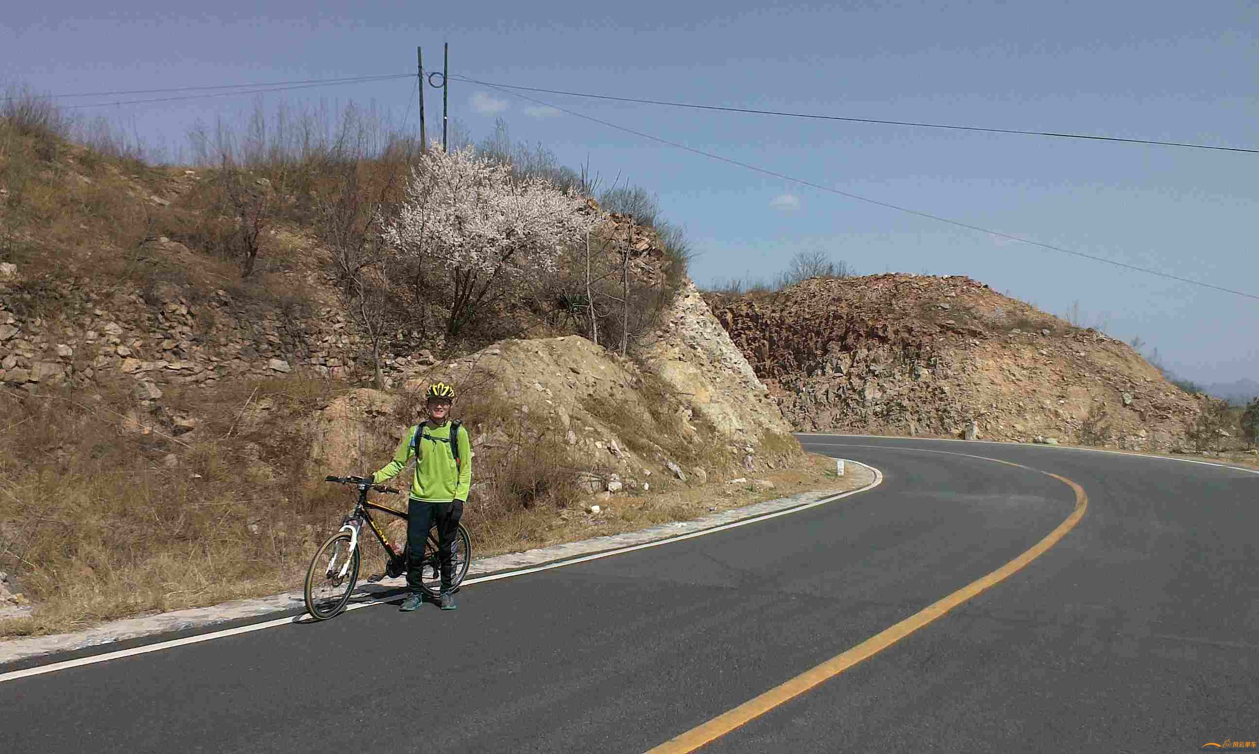山顶的目标，电线杆
