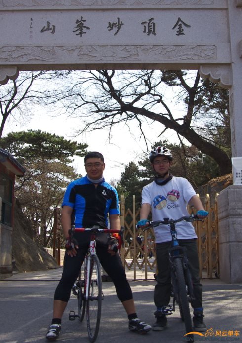 和老电大哥合影