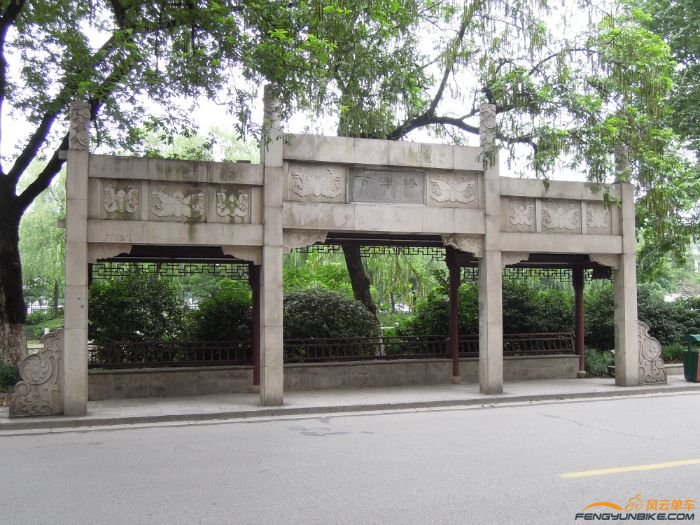 下津桥公交站台